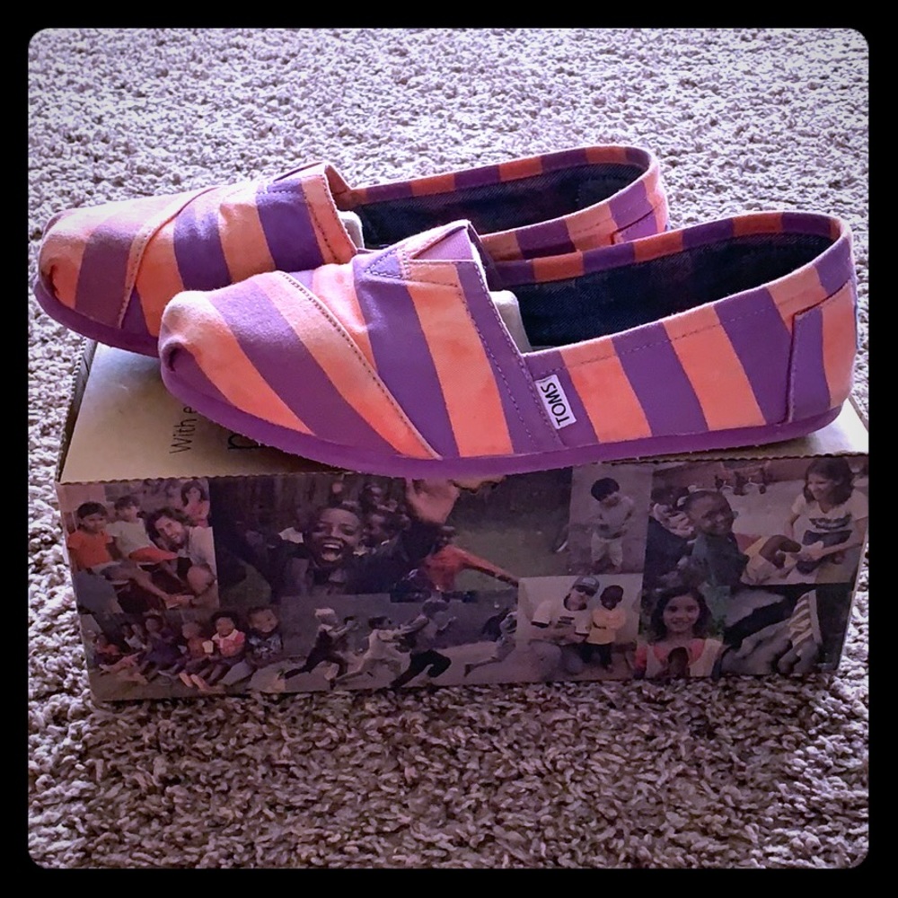Women’s Toms